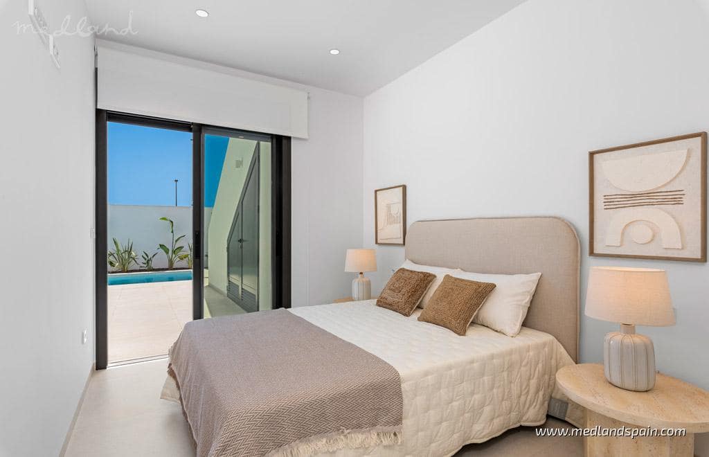 3 bedroom Villa for sale in Los Alcazares with pool garage - € 489,900 (Ref: 8682344)