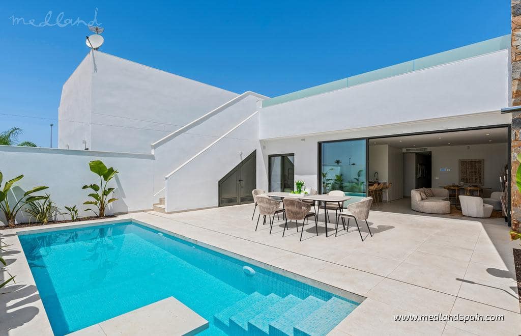 3 bedroom Villa for sale in Los Alcazares with pool garage - € 489,900 (Ref: 8682344)