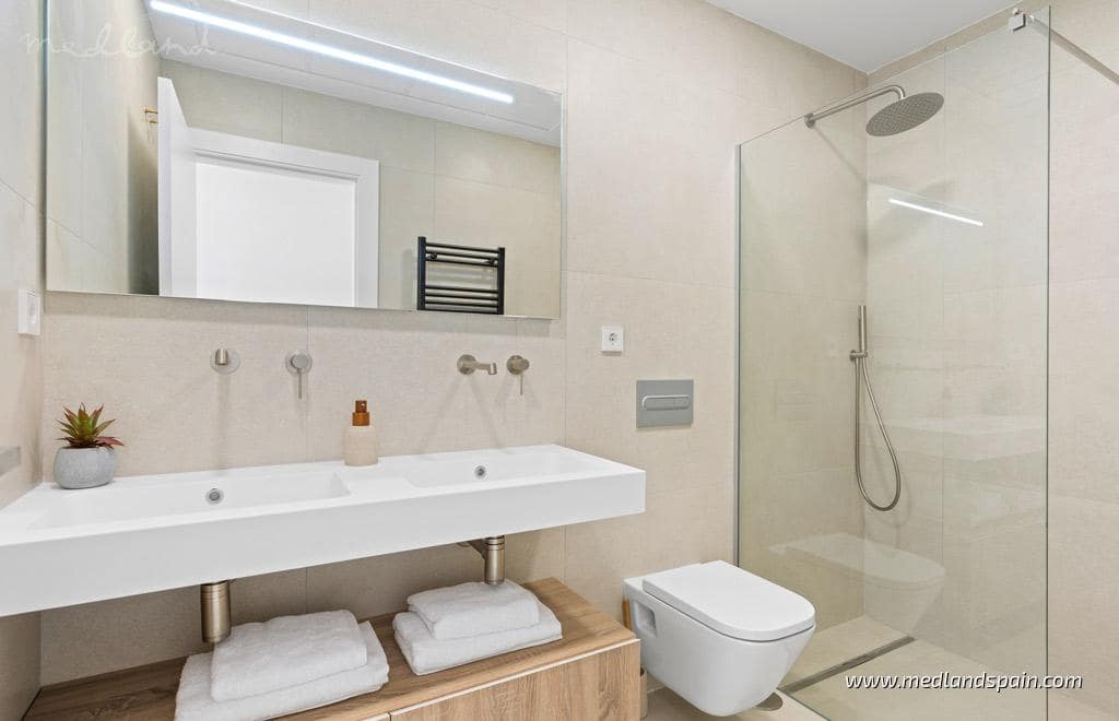 3 bedroom Villa for sale in Los Alcazares with pool garage - € 489,900 (Ref: 8682344)