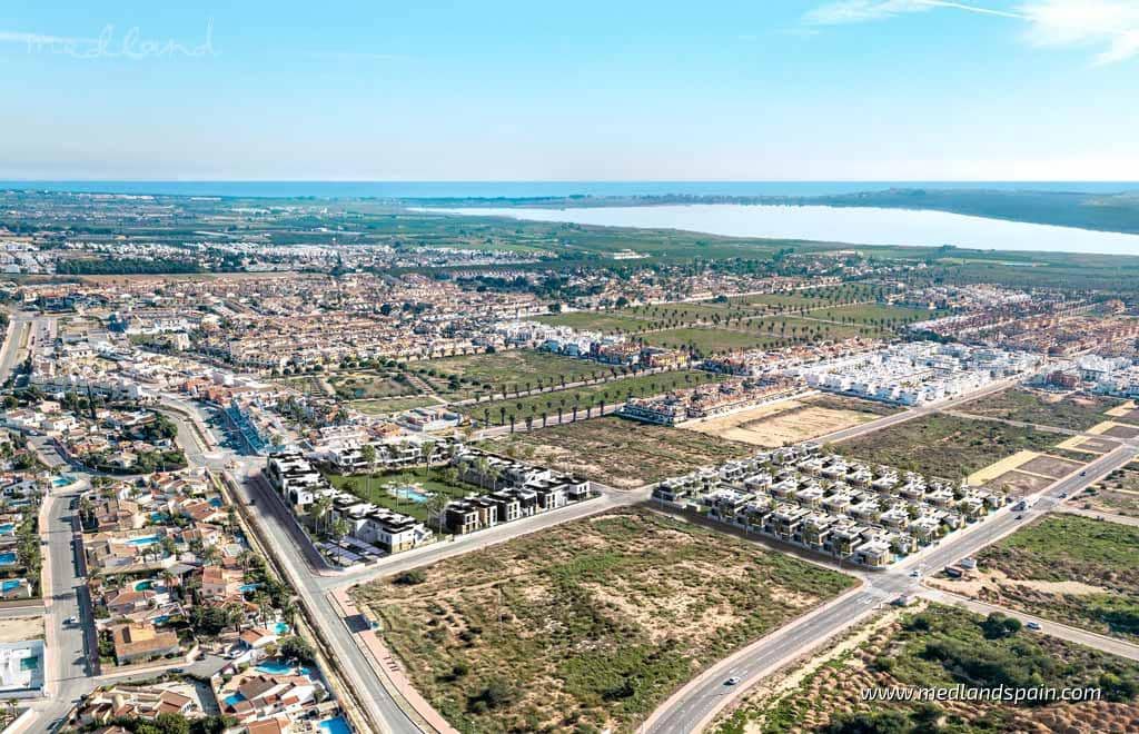 2 sovrum Lägenhet till salu i Ciudad Quesada med pool - 279 000 € (Ref: 8696609)