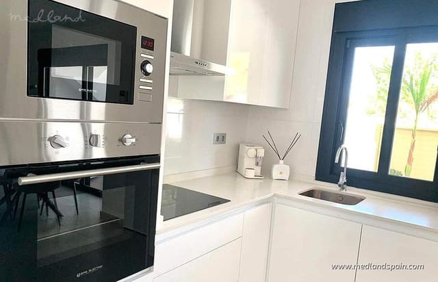 3 makuuhuone Huoneisto myytävänä paikassa Pilar de la Horadada ciudad, Pilar de la Horadada mukana uima-altaan 
autotalli - 290 000 € (Ref: 8729628)