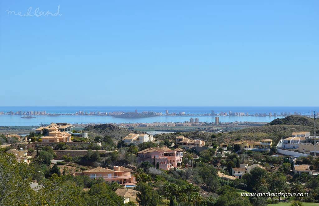 3 sypialnia Apartament na sprzedaż w La Manga Club z basenem garażem - 500 000 € (Ref: 8783731)