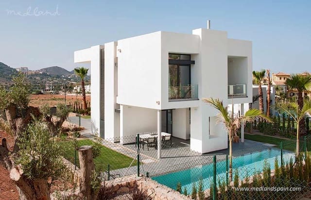 3 makuuhuone Huvila myytävänä paikassa La Manga del Mar Menor mukana uima-altaan 
autotalli - 700 000 € (Ref: 8783735)