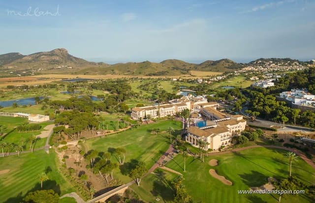 2 makuuhuone Huvila myytävänä paikassa La Manga del Mar Menor mukana uima-altaan 
autotalli - 699 000 € (Ref: 8783737)
