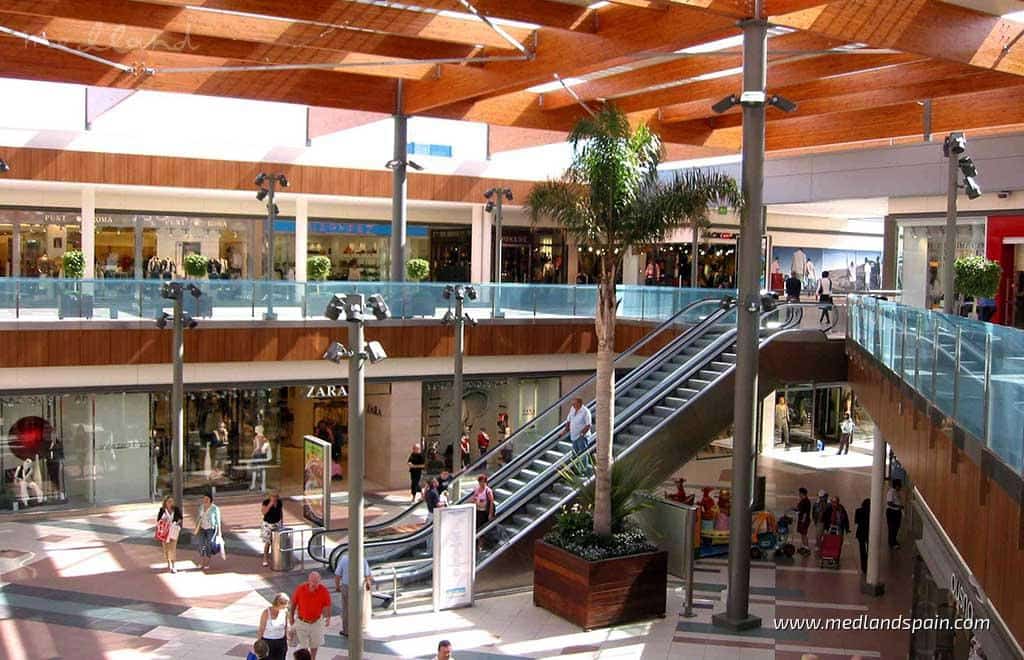 3 bedroom Villa for sale in Torrevieja with pool garage - € 595,000 (Ref: 8792299)