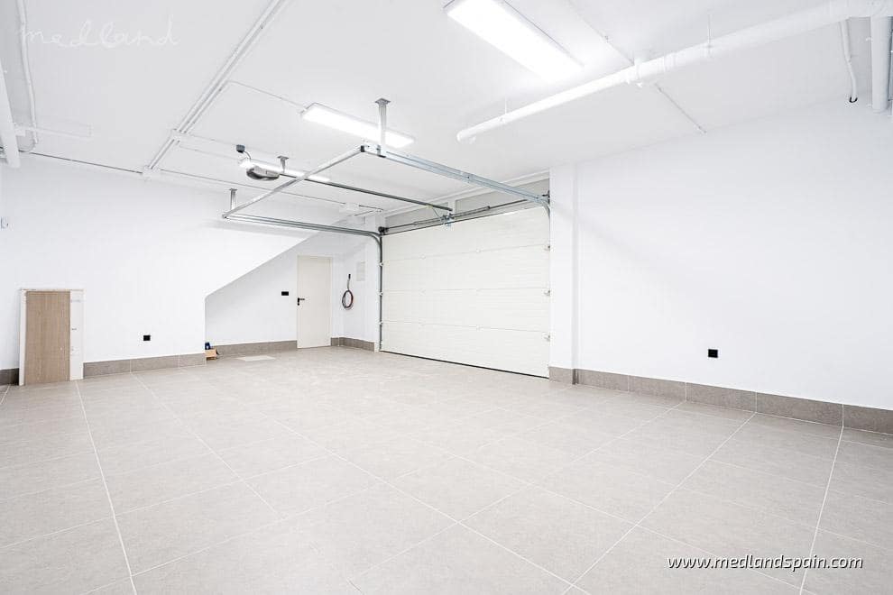 3 soverom Villa til salgs i Torrevieja med svømmebasseng garasje - € 595 000 (Ref: 8792299)