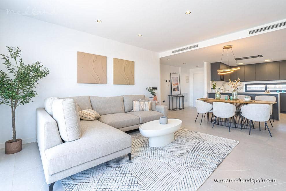 3 soverom Villa til salgs i Torrevieja med svømmebasseng garasje - € 595 000 (Ref: 8792299)