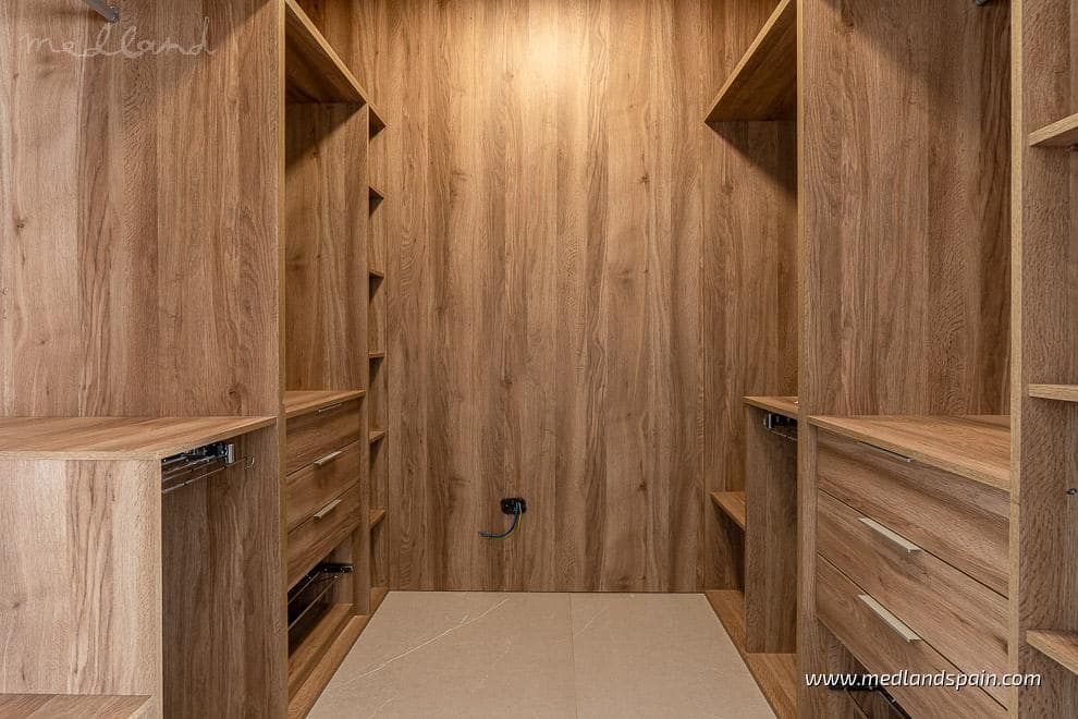 3 soverom Villa til salgs i Torrevieja med svømmebasseng garasje - € 595 000 (Ref: 8792299)