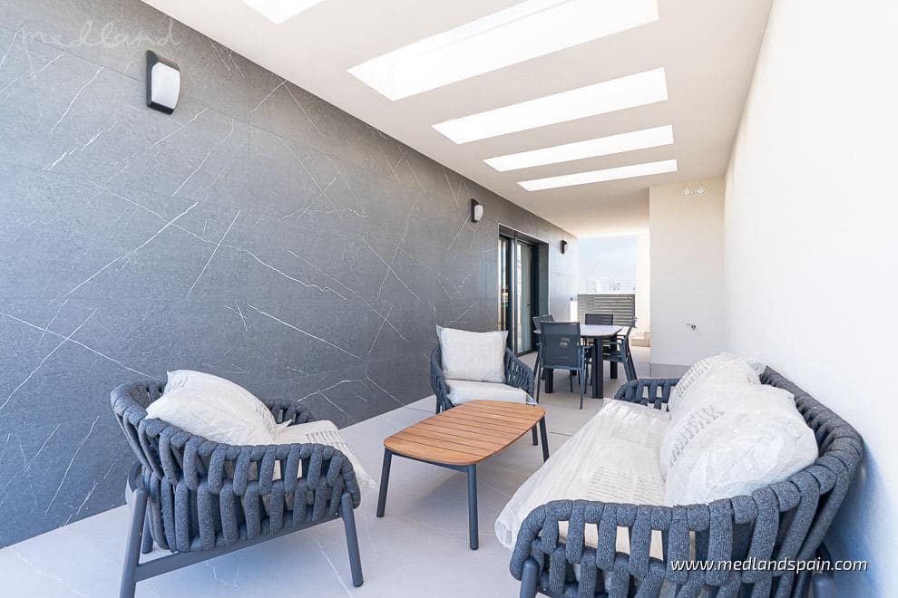 3 soverom Villa til salgs i Torrevieja med svømmebasseng garasje - € 595 000 (Ref: 8792299)