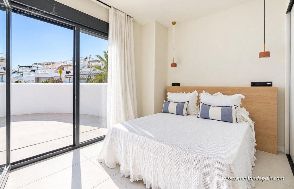 Apartamento de 2 habitaciones en La Mata en venta con piscina garaje - 620.000 € (Ref: 8812886)