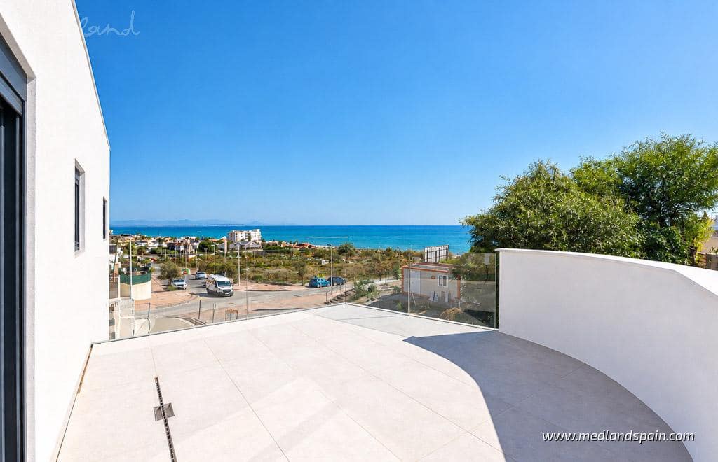 Apartamento de 2 habitaciones en La Mata en venta con piscina garaje - 620.000 € (Ref: 8812886)