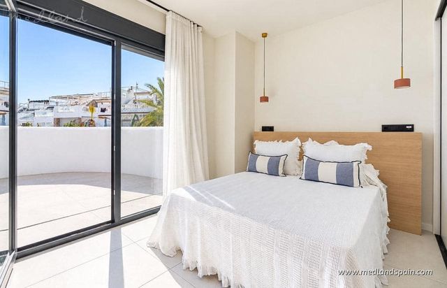 2 makuuhuone Huoneisto myytävänä paikassa La Mata, Torrevieja mukana uima-altaan 
autotalli - 620 000 € (Ref: 8812886)