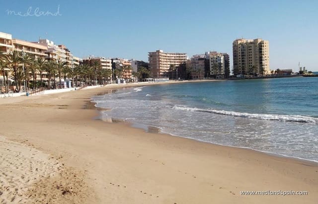 3 soveværelse Villa til salg i Torrevieja med swimmingpool garage - € 550.000 (Ref: 8812888)