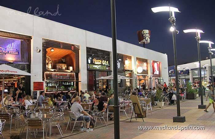 2 soveværelse Lejlighed til salg i Torrevieja med swimmingpool garage - € 274.900 (Ref: 8812890)