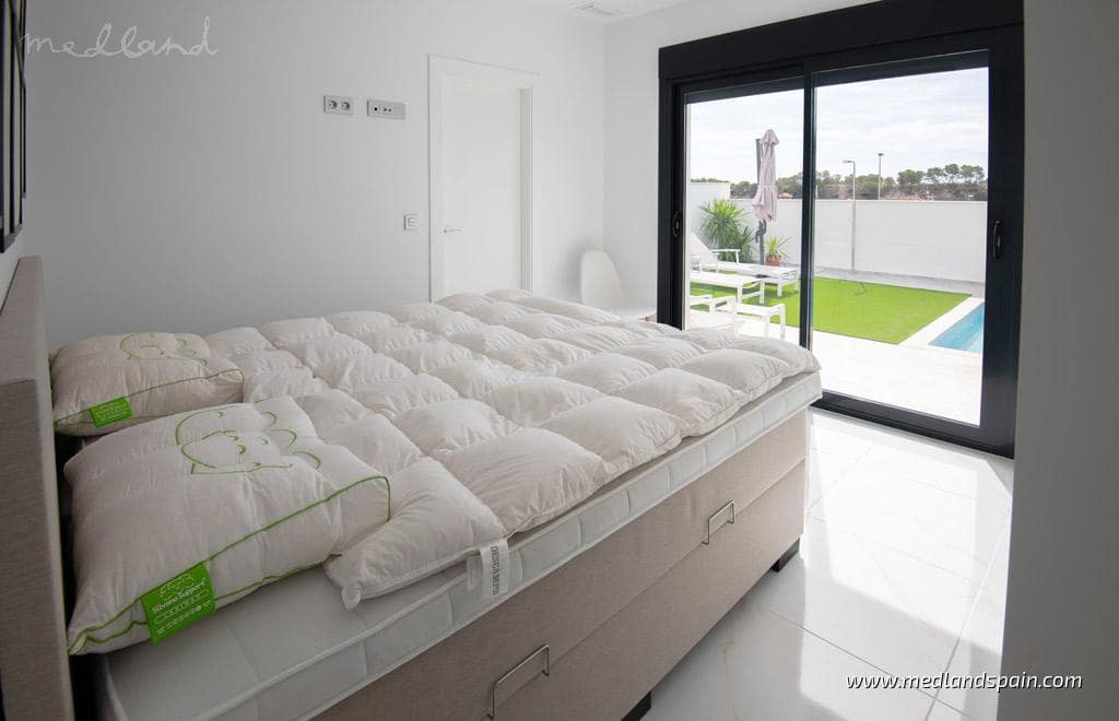 3 bedroom Villa for sale in Pilar de la Horadada with pool garage - € 422,500 (Ref: 8838754)