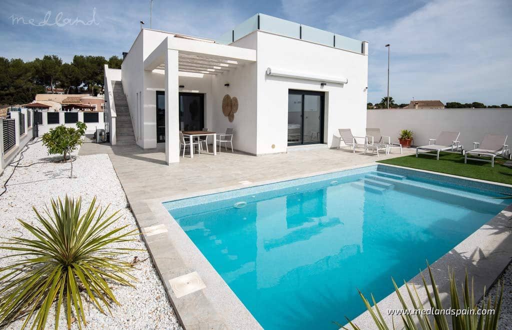 3 bedroom Villa for sale in Pilar de la Horadada with pool garage - € 422,500 (Ref: 8838754)