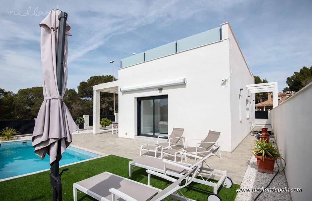 3 bedroom Villa for sale in Pilar de la Horadada with pool garage - € 422,500 (Ref: 8838754)