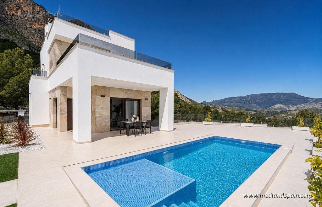 3 slaapkamer Villa te koop in Polop met zwembad garage - € 598.000 (Ref: 8841040)