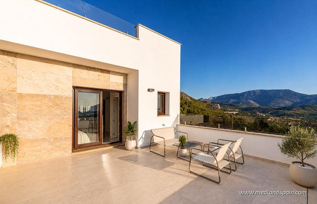 3 slaapkamer Villa te koop in Polop met zwembad garage - € 598.000 (Ref: 8841040)
