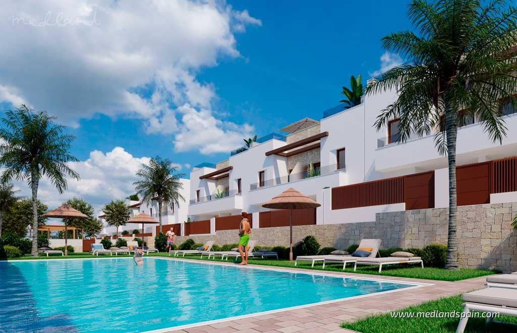 4 soveværelse Byhus til salg i Orihuela Costa med swimmingpool garage - € 649.000 (Ref: 8841043)