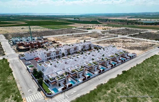 2 soveværelse Byhus til salg i San Miguel de Salinas med swimmingpool garage - € 351.000 (Ref: 8841044)