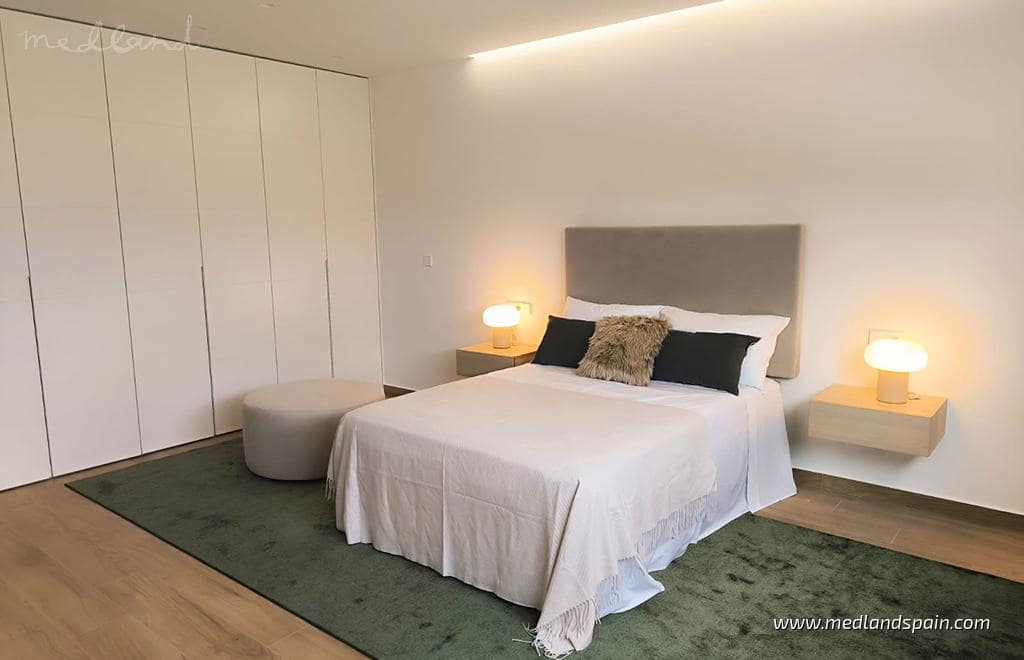 6 bedroom Villa for sale in Algorfa with garage - € 965,000 (Ref: 8841045)