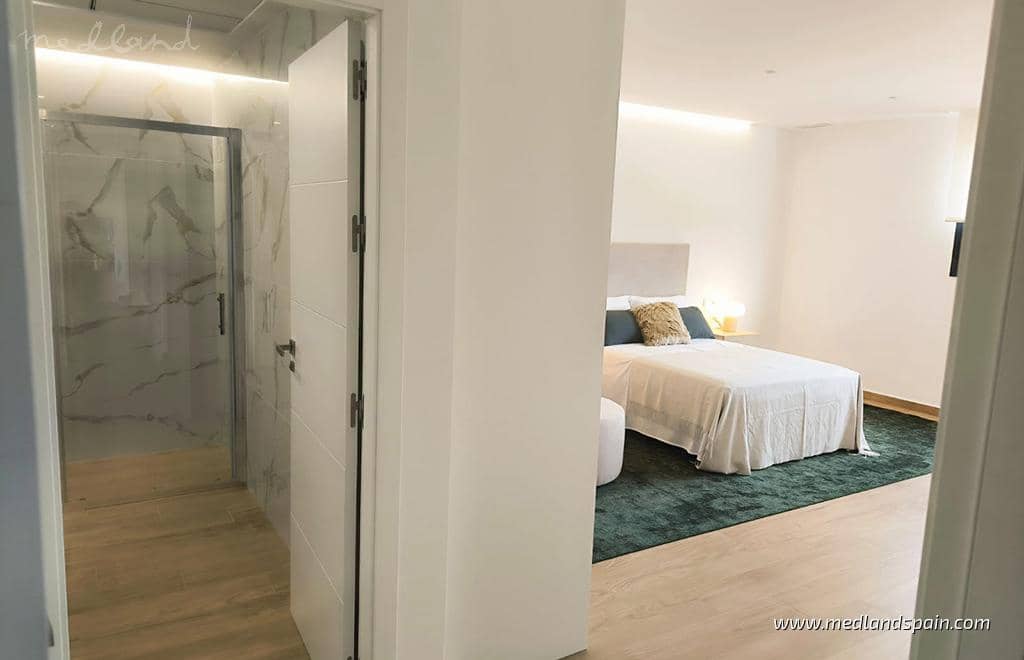 6 bedroom Villa for sale in Algorfa with garage - € 965,000 (Ref: 8841045)