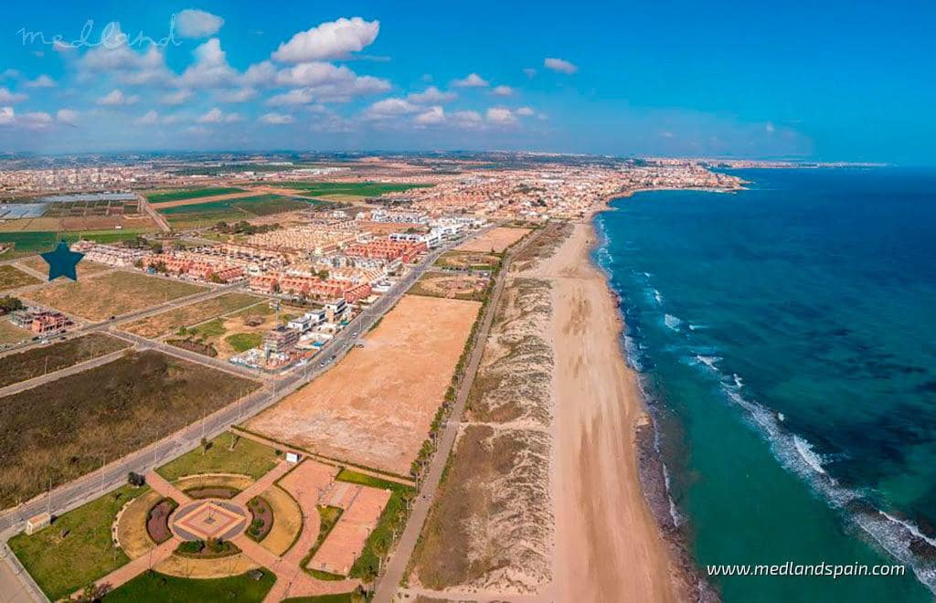 3 soveværelse Byhus til salg i Torre de la Horadada med swimmingpool garage - € 429.900 (Ref: 8855187)