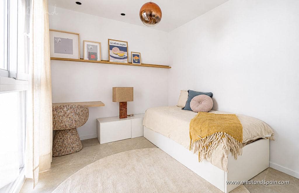 3 soveværelse Villa til salg i El Campello med swimmingpool garage - € 465.000 (Ref: 8873508)