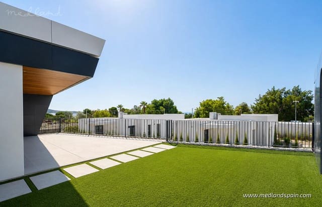 3 soveværelse Villa til salg i El Campello med swimmingpool garage - € 465.000 (Ref: 8873508)