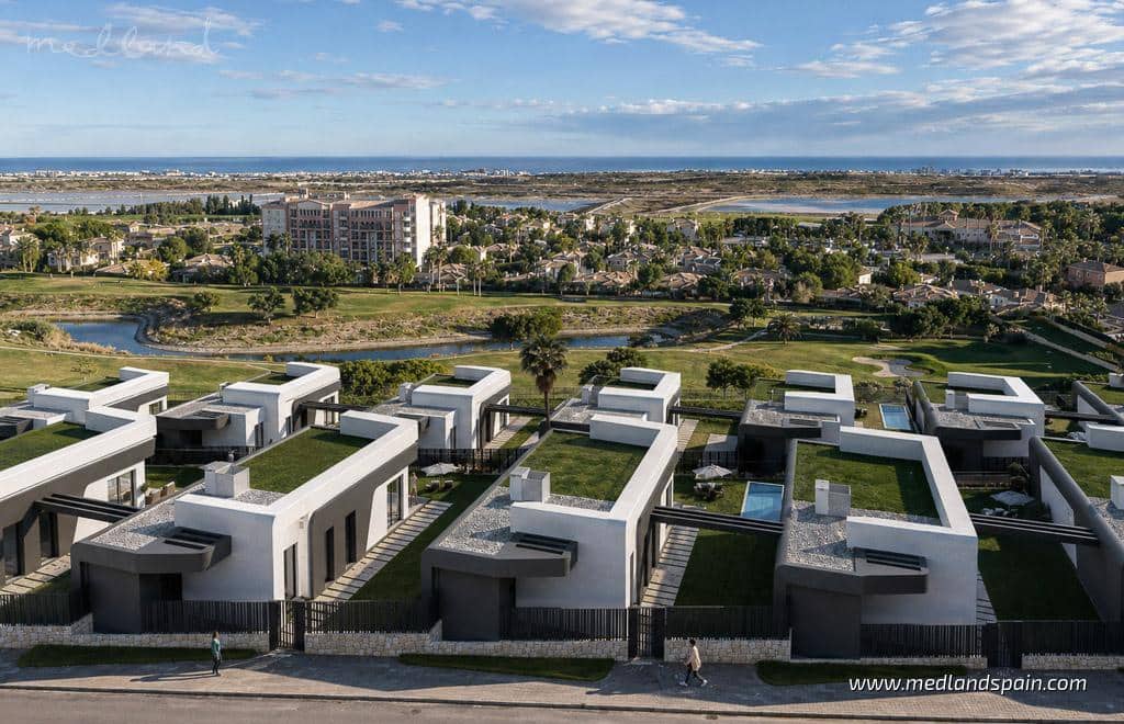 3 soveværelse Villa til salg i El Campello med swimmingpool garage - € 465.000 (Ref: 8873508)