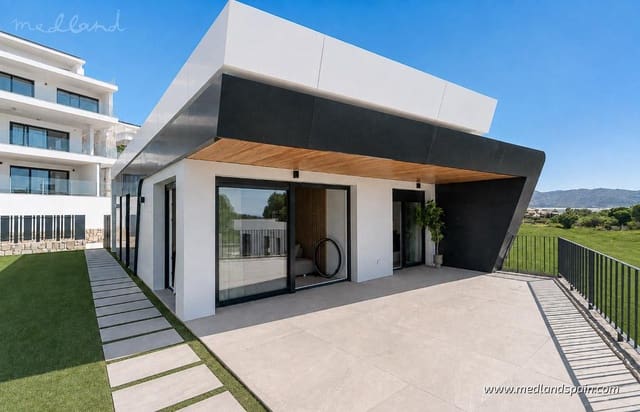 3 soveværelse Villa til salg i El Campello med swimmingpool garage - € 550.000 (Ref: 8875304)
