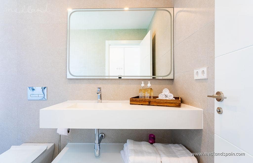 3 bedroom Apartment for sale in Mijas Costa with pool garage - € 620,000 (Ref: 8880829)