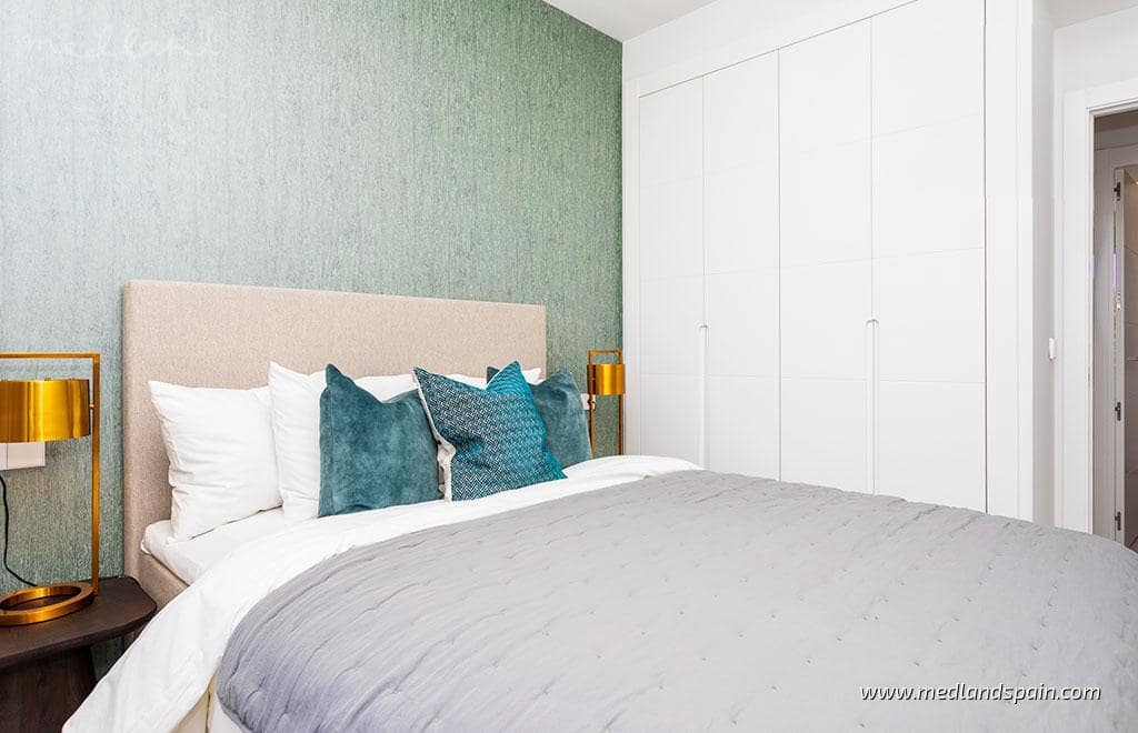 2 bedroom Apartment for sale in Mijas Costa with pool garage - € 545,000 (Ref: 8880830)
