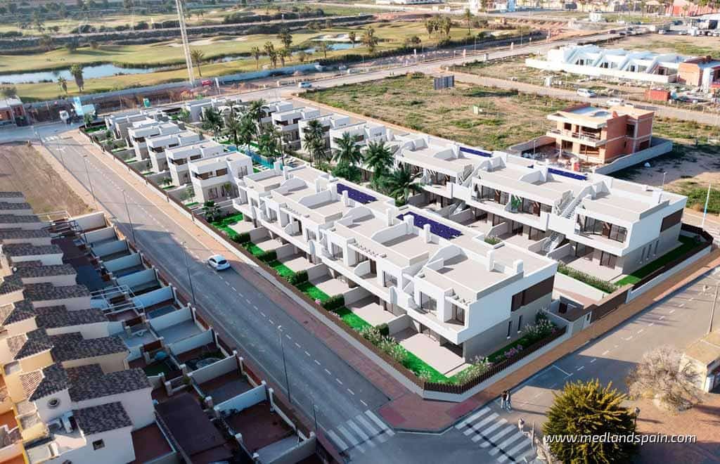 3 quarto Moradia para venda em Los Alcazares com piscina garagem - 599 000 € (Ref: 8902591)