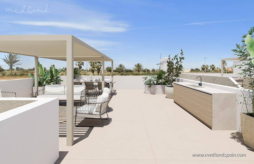 3 chambre Villa/Maison à vendre à Los Alcazares avec piscine garage - 599 000 € (Ref: 8902591)