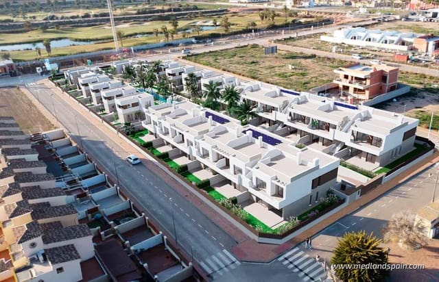 3 makuuhuone Huvila myytävänä paikassa Las Lomas de Rame - Bahía Bella, Los Alcázares mukana uima-altaan 
autotalli - 489 000 € (Ref: 8902592)