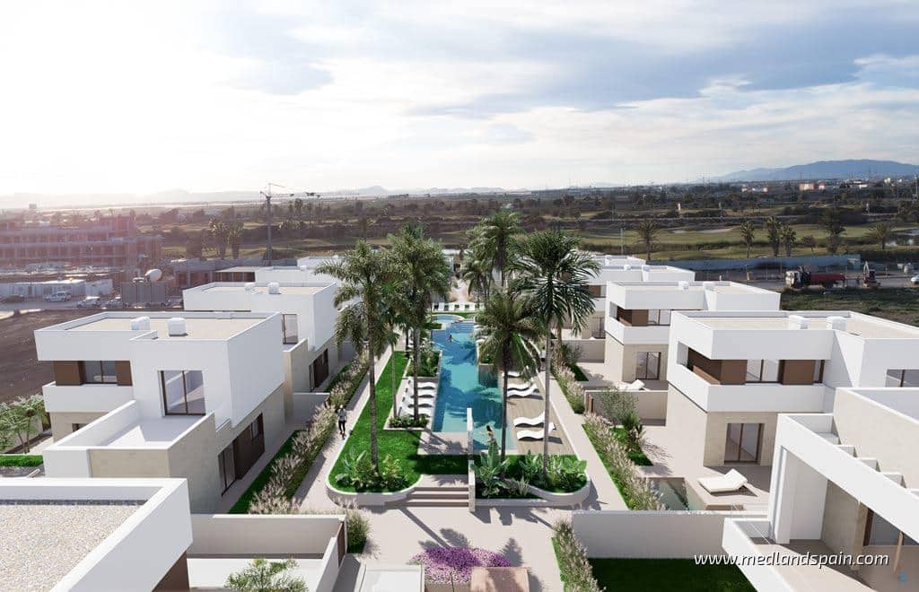 3 makuuhuone Huvila myytävänä paikassa Los Alcazares mukana uima-altaan 
autotalli - 429 000 € (Ref: 8902593)