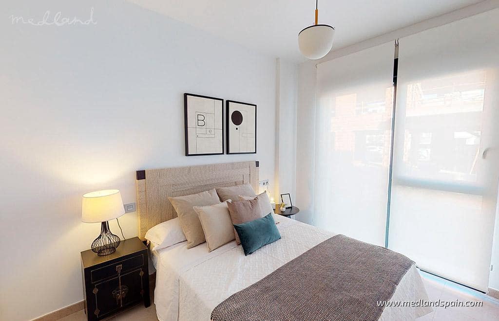 3 makuuhuone Huoneisto myytävänä paikassa Los Alcazares mukana uima-altaan 
autotalli - 350 000 € (Ref: 8902594)