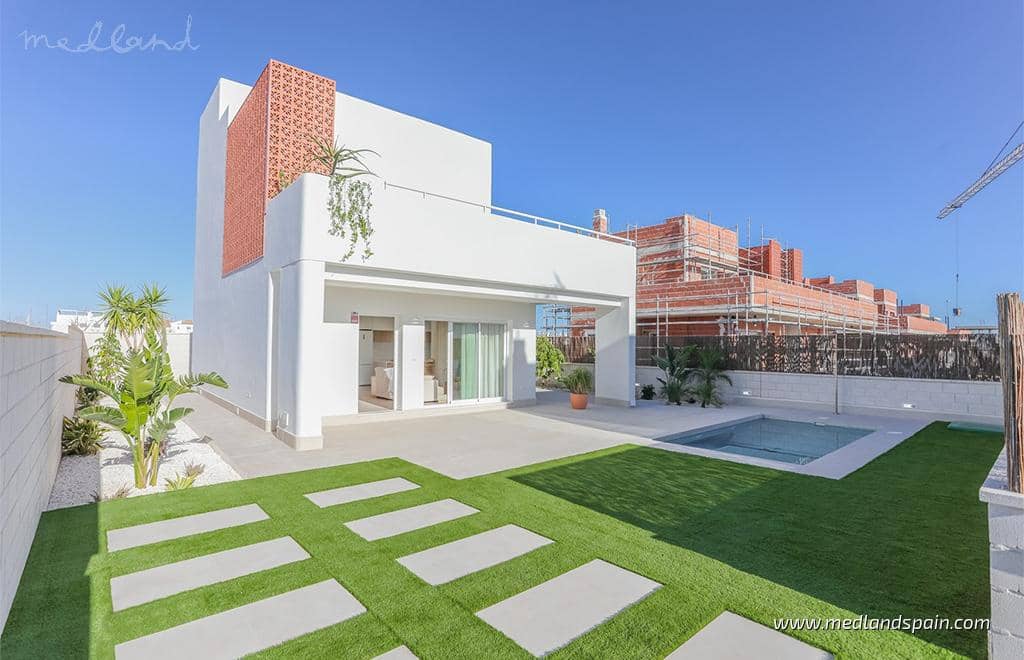 3 slaapkamer Villa te koop in Pilar de la Horadada met zwembad garage - € 469.000 (Ref: 8905281)