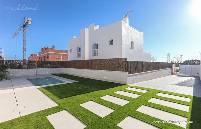 3 slaapkamer Villa te koop in Pilar de la Horadada ciudad, Pilar de la Horadada met zwembad garage - € 469.000 (Ref: 8905281)