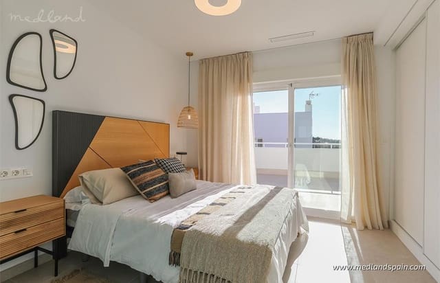 3 slaapkamer Villa te koop in Pilar de la Horadada ciudad, Pilar de la Horadada met zwembad garage - € 469.000 (Ref: 8905281)