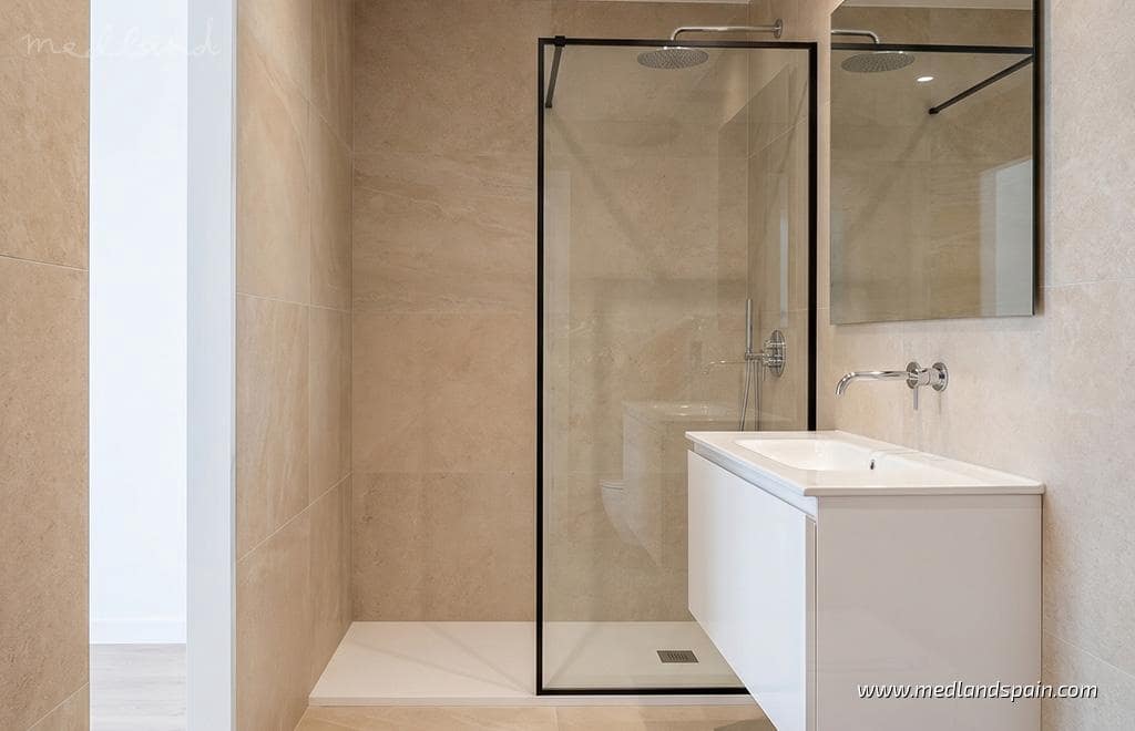 Apartamento de 2 habitaciones en San Fulgencio en venta con piscina garaje - 233.900 € (Ref: 8915567)