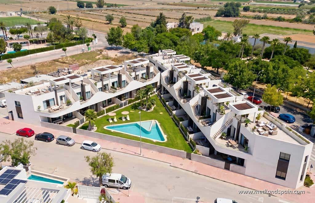 Apartamento de 2 habitaciones en San Fulgencio en venta con piscina garaje - 233.900 € (Ref: 8915567)