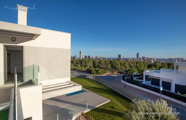 Chalet de 2 habitaciones en Finestrat en venta con piscina garaje - 578.500 € (Ref: 8933269)