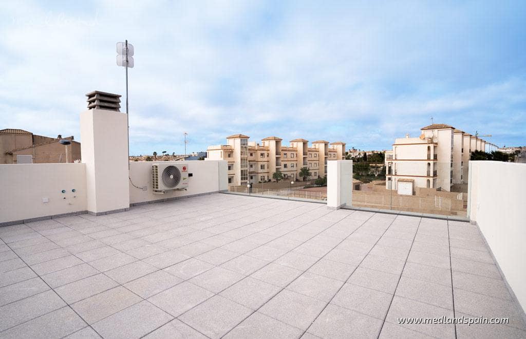 2 soverom Leilighet til salgs i Pilar de la Horadada med svømmebasseng garasje - € 330 000 (Ref: 8944165)