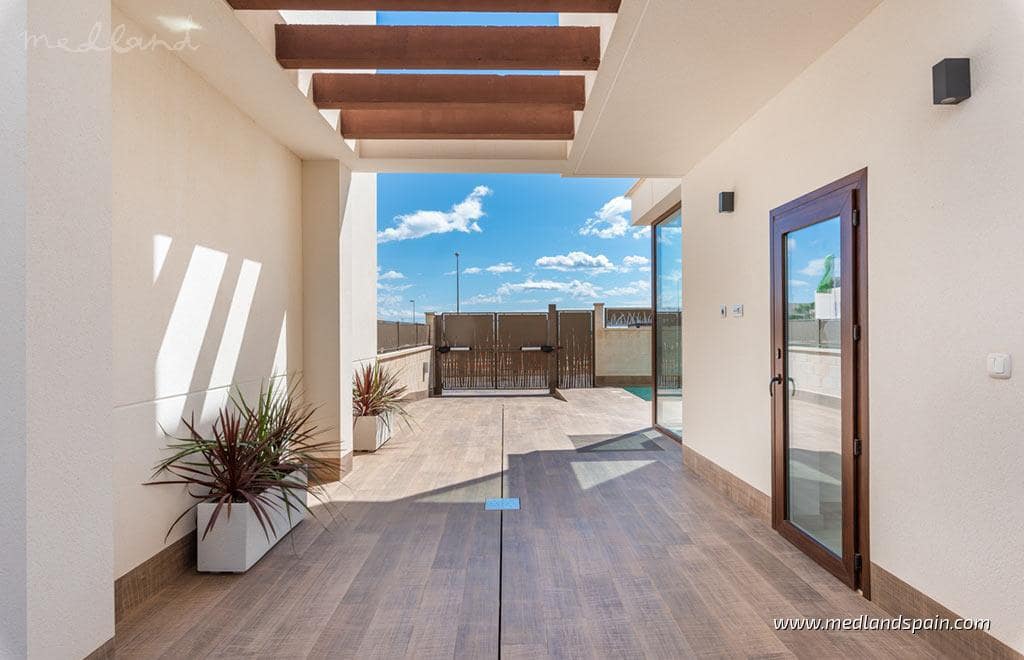 3 bedroom Villa for sale in Los Montesinos with pool garage - € 465,000 (Ref: 8949081)