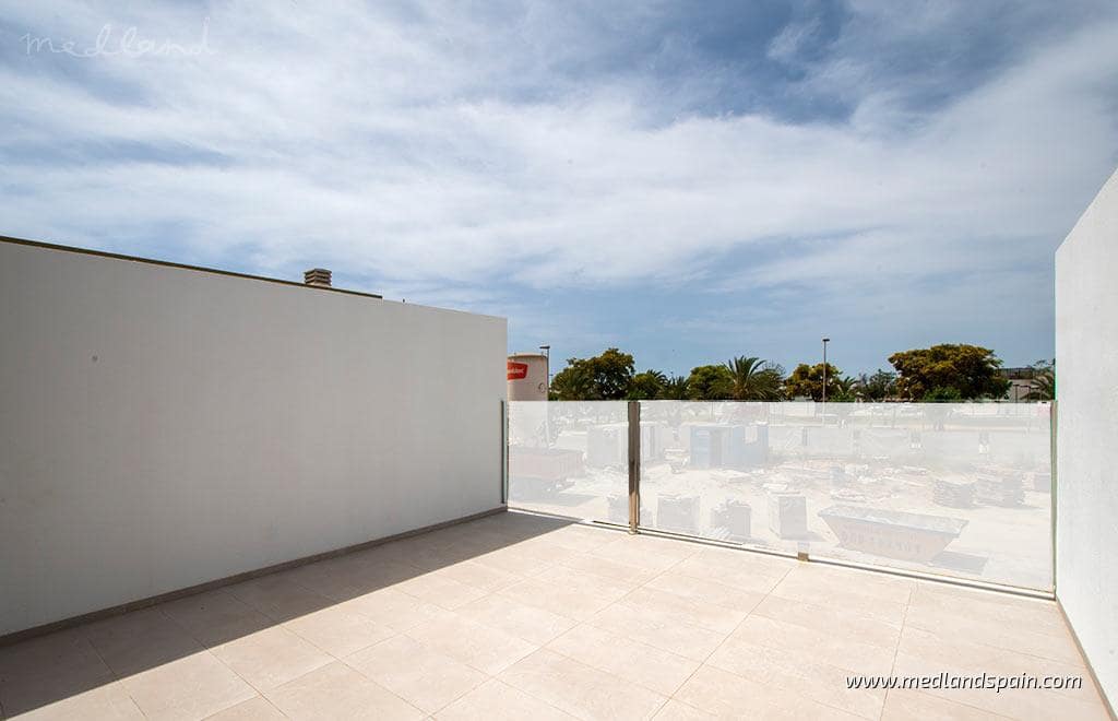 Casa de 2 habitaciones en Pilar de la Horadada en venta con piscina - 314.900 € (Ref: 8982708)