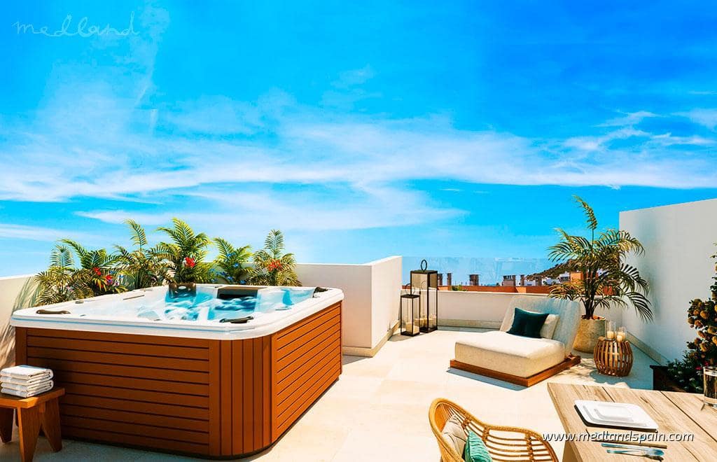 3 soveværelse Byhus til salg i Manilva med swimmingpool garage - € 595.000 (Ref: 8986161)