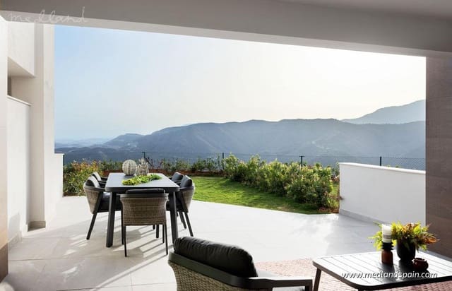 3 makuuhuone Omakotitalo myytävänä paikassa Marbella mukana uima-altaan 
autotalli - 620 000 € (Ref: 8988810)